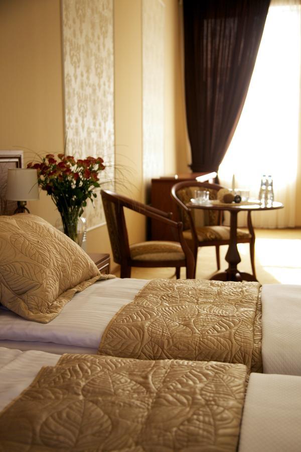 Dioskuria Hotel Sukhumi Eksteriør bilde